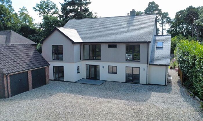 6 Bedroom Detached House For Sale In Tile Barn, Woolton Hill, Newbury, RG20