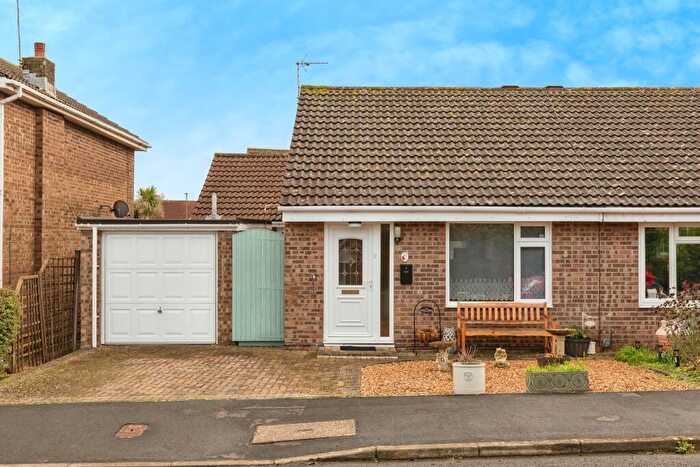 2 Bedroom Semi-Detached Bungalow For Sale In Ferndale Avenue, Longwell Green, Bristol, BS30