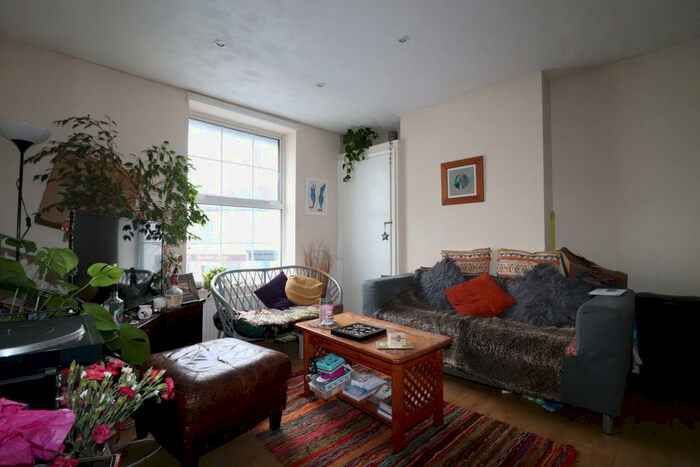 2 Bedroom Flat To Rent In Brunswick Road, Shoreham-by-Sea, BN43