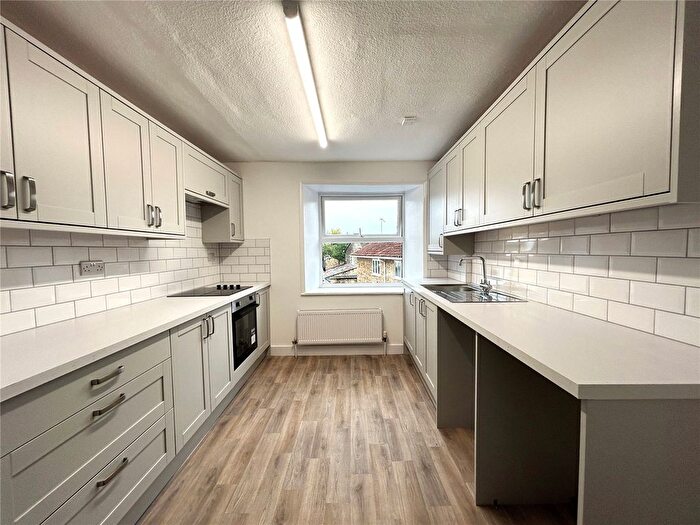 3 Bedroom Flat To Rent In Silver Street, Ilminster, Somerset, TA19