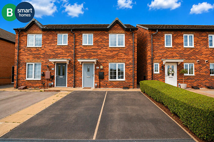 3 Bedroom Semi-Detached House For Sale In Buzzard Avenue, Mexborough, S64