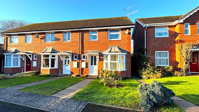3 Bedroom End Of Terrace House For Sale In Amroth Gardens, Worcester, WR4
