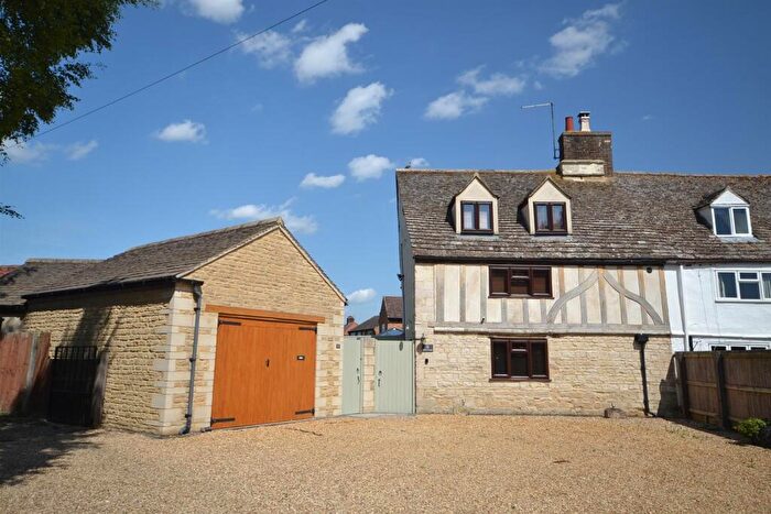 2 Bedroom Cottage For Sale In Beehive Cottages, Greatford, Stamford, PE9