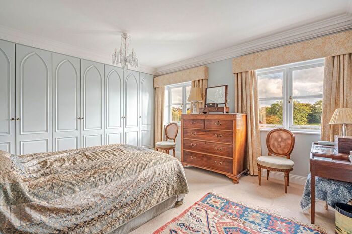 4 Bedroom Detached House For Sale In Bristol Street, Malmesbury, SN16