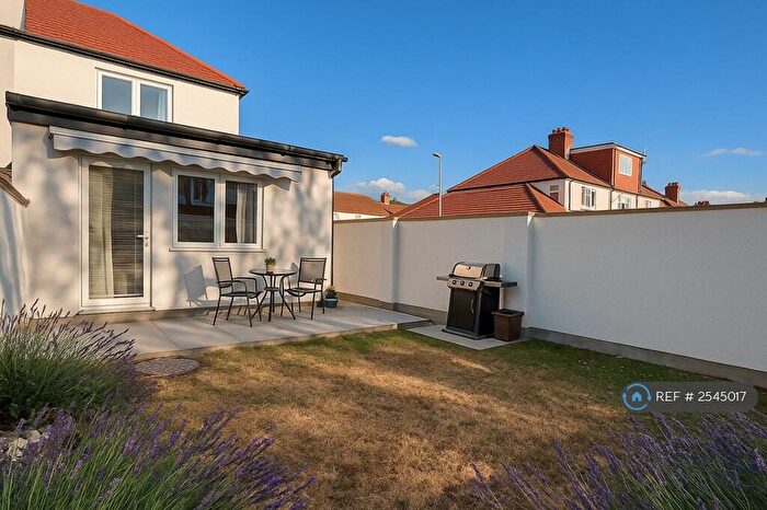 3 Bedroom End Of Terrace House To Rent In Chestnut Grove, Mitcham, CR4