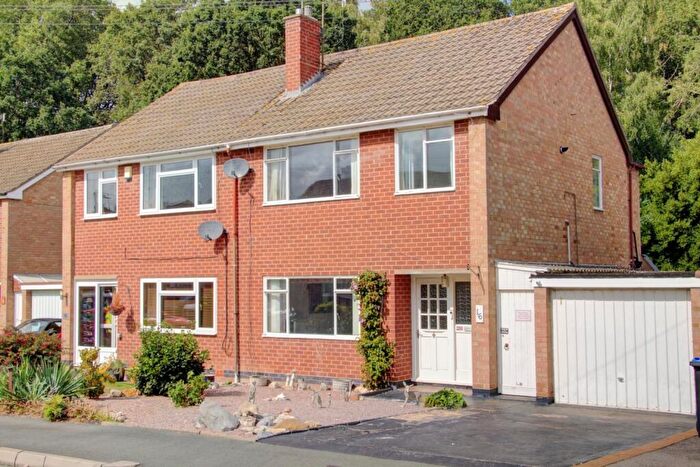 3 Bedroom Semi Detached House For Sale In Northvale Close, Kenilworth, Warwickshire, CV8