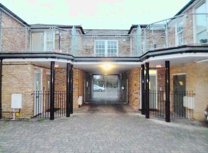 1 Bedroom Flat To Rent In Sparrows Wick, Sparrows Herne, Bushey WD23