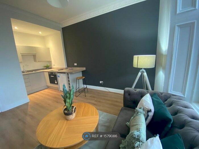 1 Bedroom Flat To Rent In Roslea Drive, Glasgow, G31