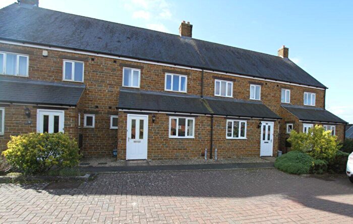 4 Bedroom Terraced House To Rent In Pinson Close, Little Bourton, Oxon, OX17