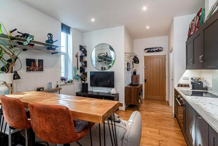 1 Bedroom Apartment For Sale In Wharf Street, Warwick, Warwickshire, CV34
