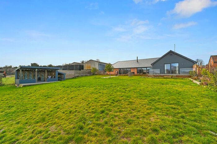 4 Bedroom Barn Conversion For Sale In The Street, Cavenham, Bury St. Edmunds, IP28