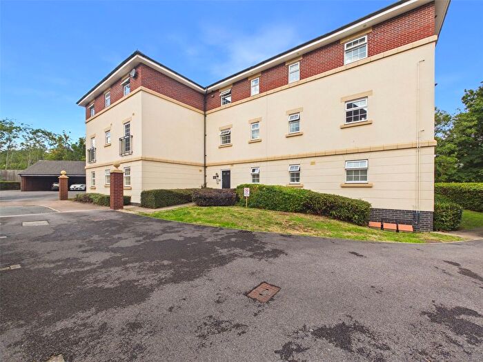 2 Bedroom Flat For Sale In Pampas Court, Tuffley, Gloucester, Gloucestershire, GL4