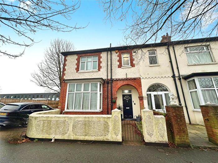 3 Bedroom Semi-Detached House For Sale In Southampton Road, Portsmouth, Hampshire, PO6