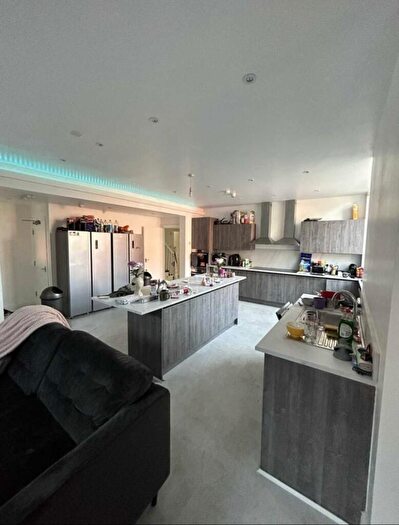 10 Bedroom Semi-Detached House To Rent In Heaton Road, Withington, M20