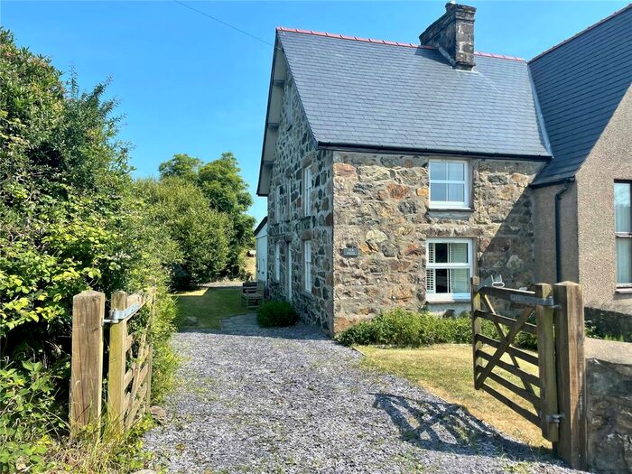 3 Bedroom Semi-Detached House For Sale In Llangwnadl, Gwynedd, LL53