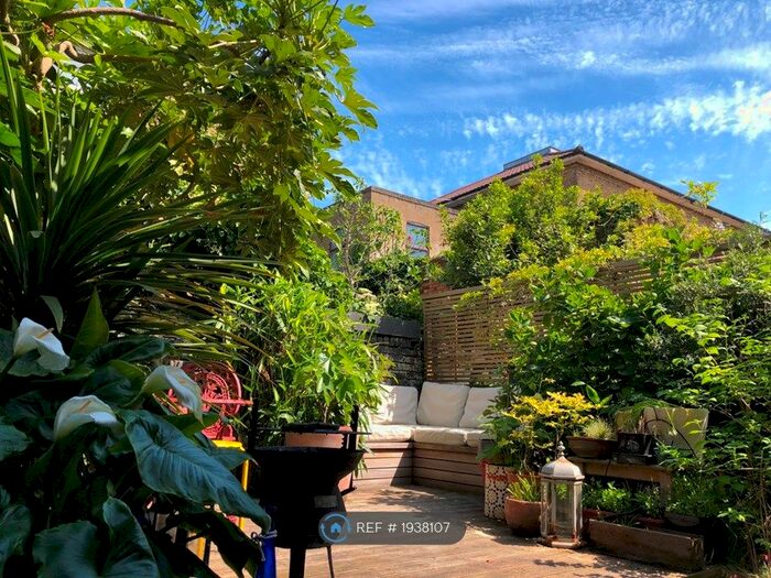 2 Bedroom Maisonette To Rent In Windus Road, London, N16