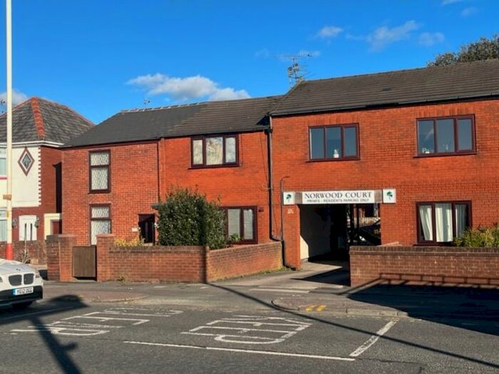 2 Bedroom Flat To Rent In Norwood Court, Norwood Road, Southport PR8
