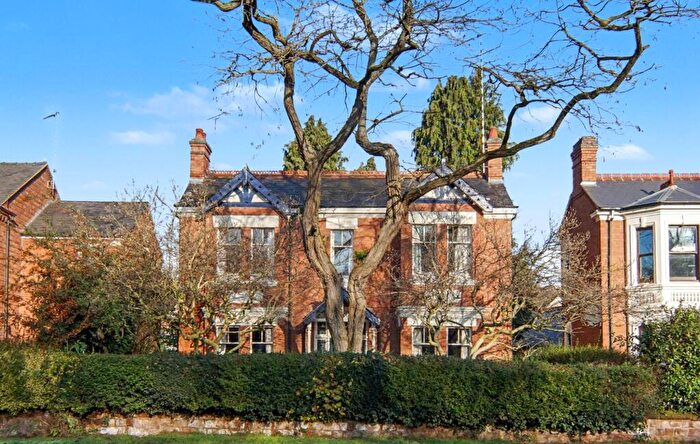 3 Bedroom Detached House For Sale In South Avenue, Coventry, CV2