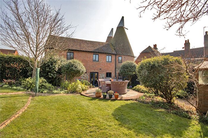4 Bedroom Detached House For Sale In Heaverham Road, Sevenoaks, Kent, TN15