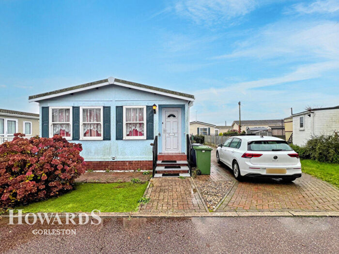 2 Bedroom Park Home For Sale In Breydon Waters, Burgh Castle, NR31