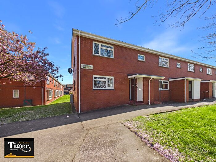 2 Bedroom Flat To Rent In Claremont Court, Blackpool, FY1