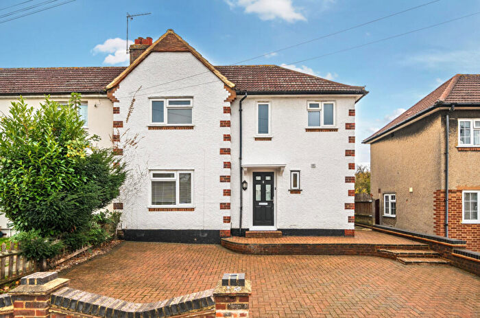 3 Bedroom End Of Terrace House For Sale In Holmcroft Way, Bromley, BR2
