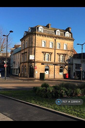 2 Bedroom Flat To Rent In Lloydchambers, Barnstaple, EX32