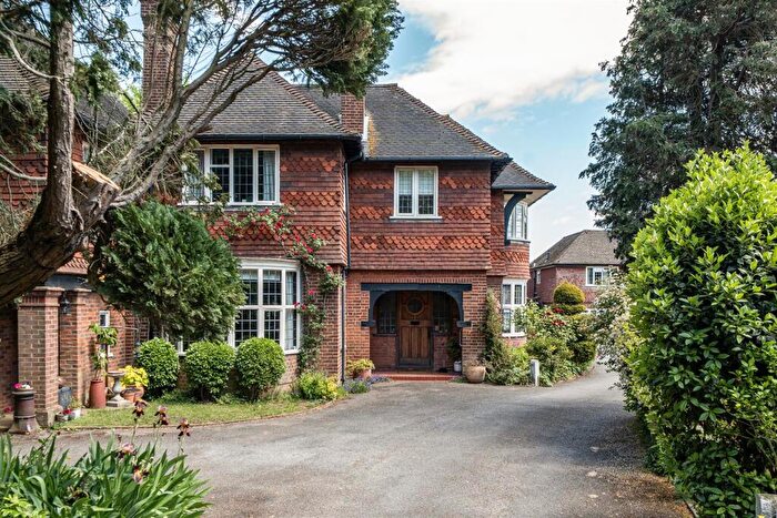 3 Bedroom Flat For Sale In Winkworth Place, Banstead, SM7