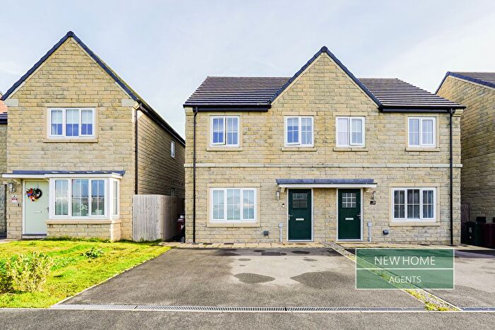 3 Bedroom Semi Detached House For Sale In Lapwing Avenue, Longridge, Preston, PR3