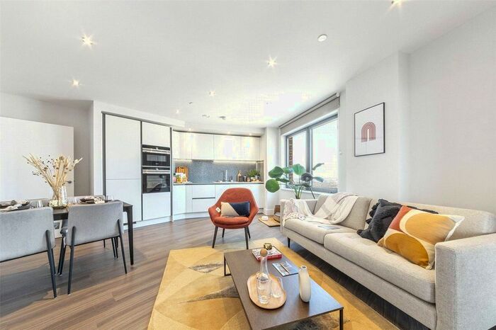 2 Bedroom Flat To Rent In Uncle Southall, Merrick Road, Southall, UB2