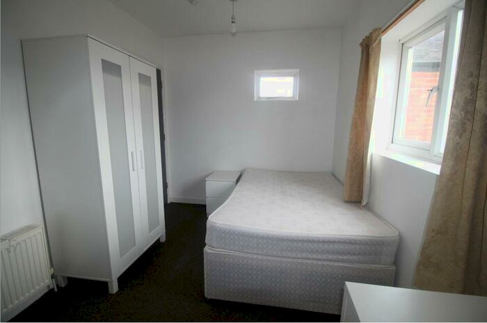 6 Bedroom Flat To Rent In A Warwick Street, Leamington Spa, CV32