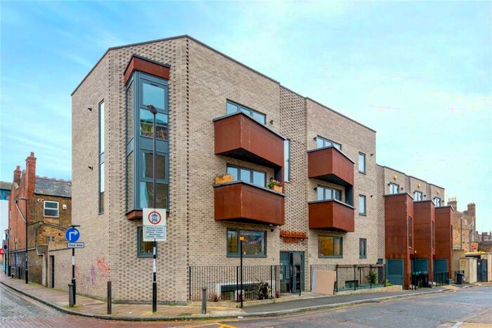 2 Bedroom Apartment To Rent In Comet Street, Deptford, SE8