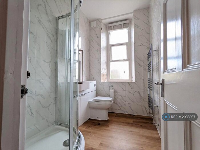 2 Bedroom Flat To Rent In Cotham Road, Bristol, BS6
