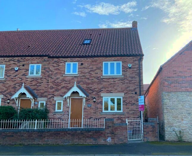 4 Bedroom Town House To Rent In Main Street, Styrrup, Doncaster, DN11