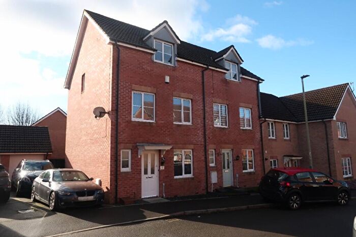 4 Bedroom Town House For Sale In Pleasant Close, Pontllanfraith, Blackwood, Caerphilly (County Of), NP12