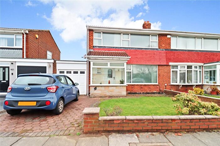 3 Bedroom Semi Detached House For Sale In Broomfield Avenue, Wallsend, Tyne And Wear, NE28