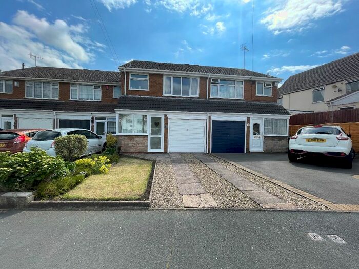 3 Bedroom Semi-Detached House To Rent In Withymoor Road, Dudley, DY2