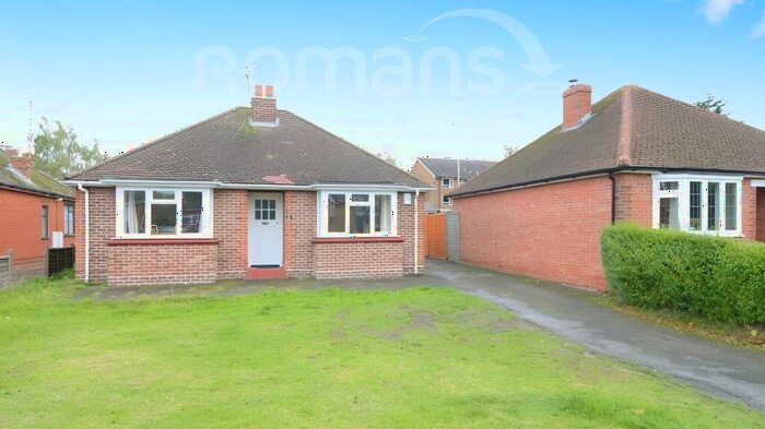 2 Bedroom Bungalow To Rent In Hazel Avenue, Farnborough, GU14