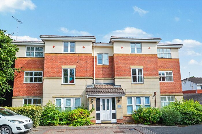 2 Bedroom Flat For Sale In The Links, Holbeck, Leeds, West Yorkshire, LS11