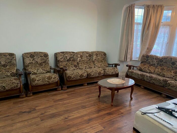 3 Bedroom Terraced House To Rent In Collinwood Gardens, Gants Hill, IG5