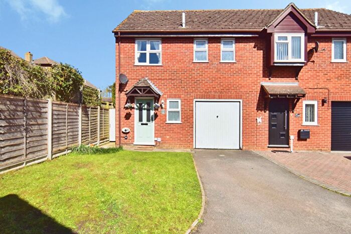 3 Bedroom Semi Detached House For Sale In Horseshoe Close, Weavering, Maidstone, Kent, ME14