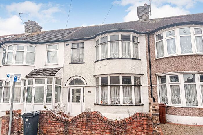 3 Bedroom Terraced House For Sale In Salisbury Avenue, Barking, IG11