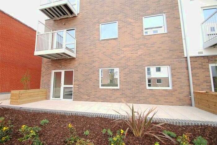 2 Bedroom Flat For Sale In Station View, Guildford, GU1
