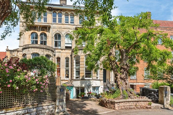 2 Bedroom Flat To Rent In Royal Park, Bristol, BS8