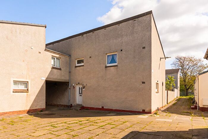 3 Bedroom Villa For Sale In South Gyle Gardens, Edinburgh, EH12