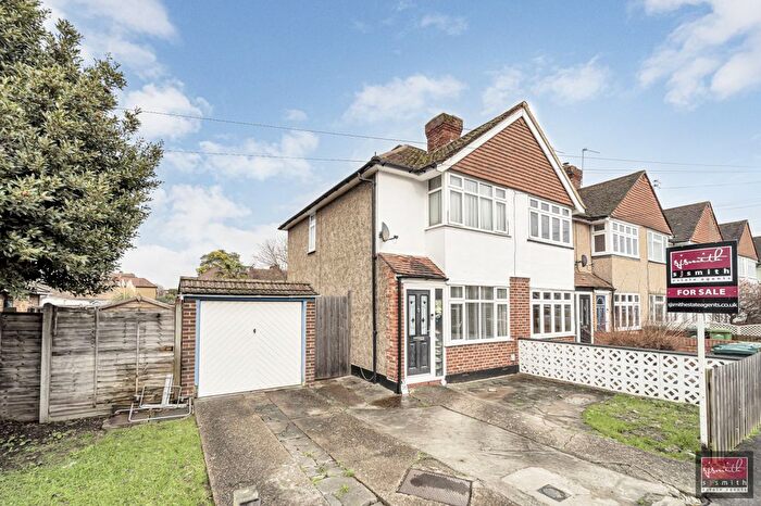 2 Bedroom End Terrace House For Sale In Ashford Avenue, Ashford, TW15