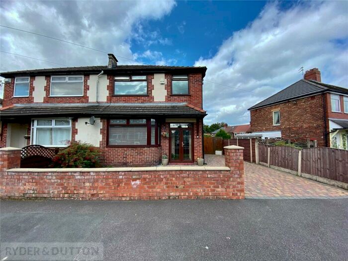 3 Bedroom Semi-Detached House To Rent In Brierley Drive, Alkrington, Middleton, Manchester, M24
