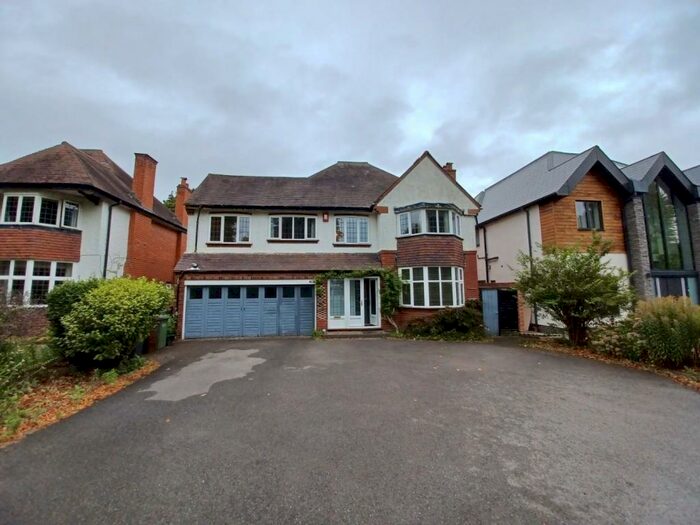 5 Bedroom House To Rent In Silhill Hall Road, Solihull, B91