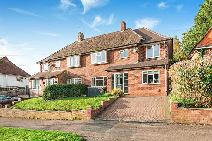 4 Bedroom Semi Detached House For Sale In Rotherfield Way, Emmer Green, Reading, Berkshire, RG4