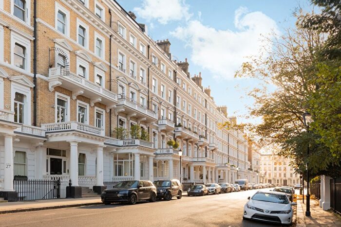 2 Bedroom Flat To Rent In Queen's Gate Gardens, London, SW7